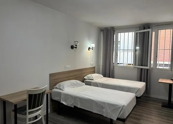 Hostal Golden 21***